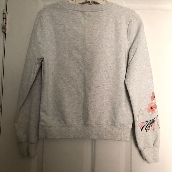 Summer & Sage Woman's Sweater size Small. - Picture 3 of 16